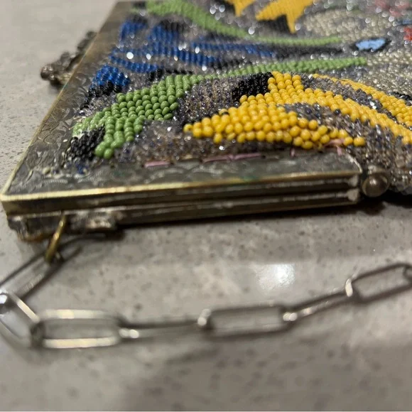 Vintage Beaded Art Deco 1920’s Clip Purse with Chain - Picture 15 of 15